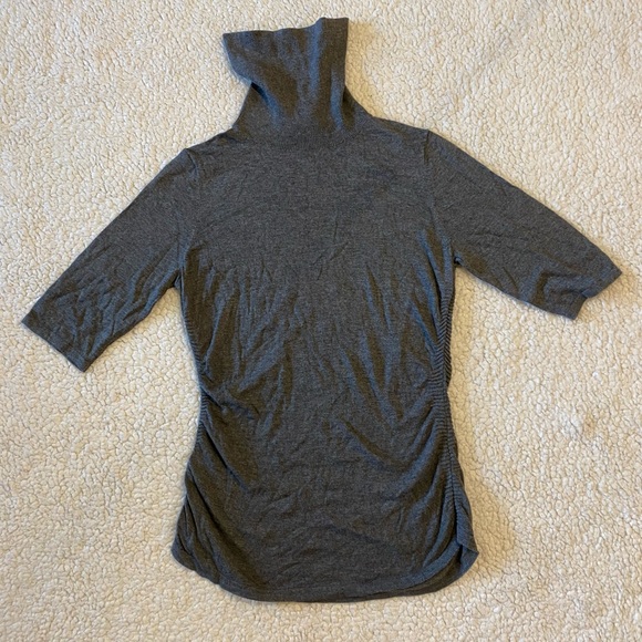 NWT Ann Taylor Gray Turtleneck Short Sleeve Sweater Womens size Medium - Picture 4 of 4